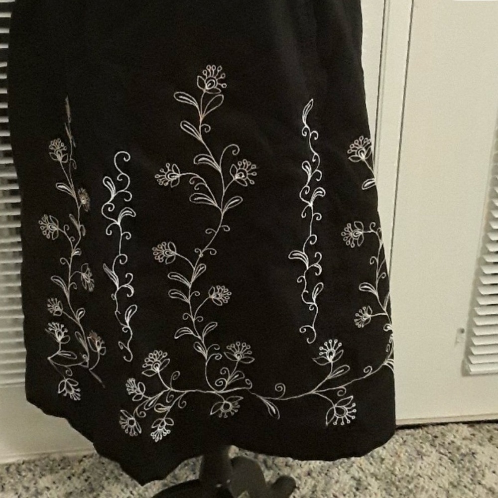 Willi Smith Black Midi Skirt with Tan Stitching - Picture 3 of 6